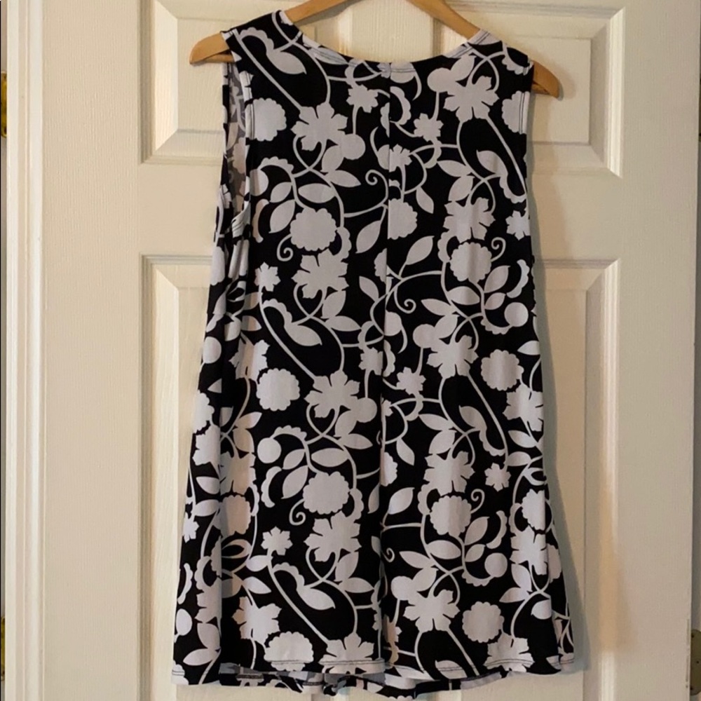 Flowy Tunic Tank Top - Picture 2 of 5